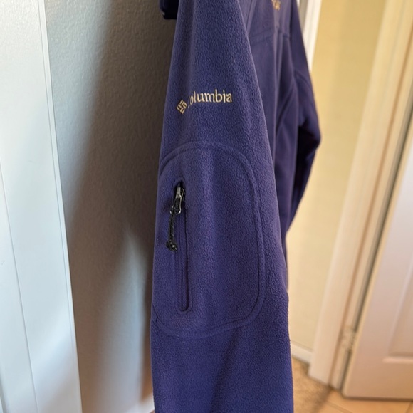 UW Columbia Purple Fleece - Picture 3 of 3